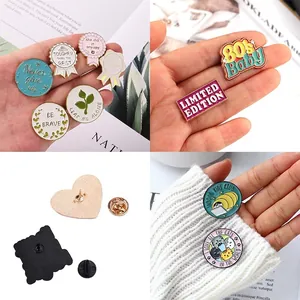 Broches en émail mignonnes avec citations motivantes et designs de dessins animés