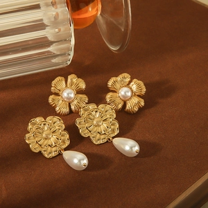 Flower Artificial Pearl Earrings Titanium Steel 18K Gold Plated Non Fading Retro Camellia Drop Ear Jewelry For Women Elegant