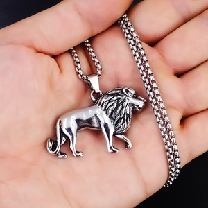 Collier lion hip-hop en argent vintage avec une chaîne à maillons carrés pour homme et femme
