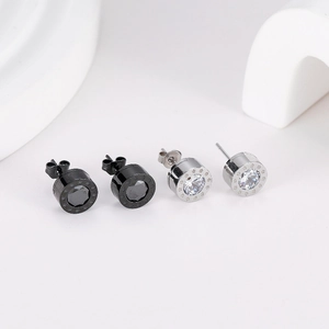 Star engraved titanium steel stud earrings with heart and arrow zircons in black and silver