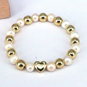 Elegant natural freshwater pearl and gold heart pendant beaded bracelet for women