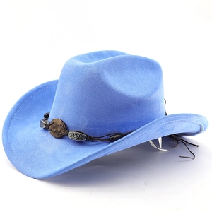 Détail d'un chapeau de cowboy en daim bleu avec bandeau tressé et ornements argentés