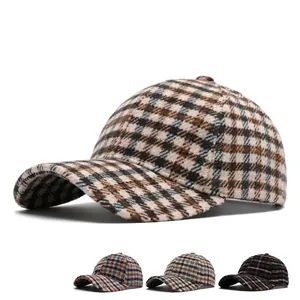 Winter checkered baseball cap for men and women in warm grey-brown wool-like fabric