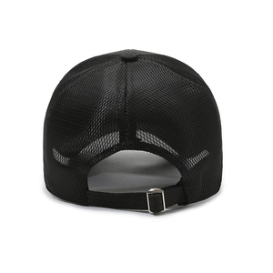 Vue arrière de la casquette de baseball en mesh noir avec boucle métallique réglable