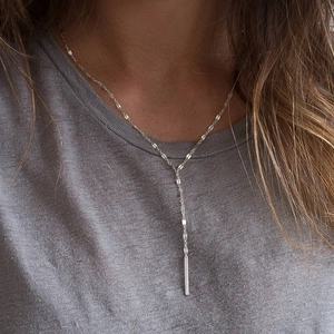 Collier lariat en Y minimaliste en acier inoxydable avec pendentif barre polie pour femme