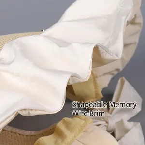 Chapeau de soleil en satin jacquard beige avec bord à mémoire de forme pour le style
