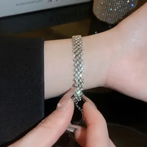 Bracelet ajustable multi-rangs serti de strass brillants en argent pour femmes élégantes