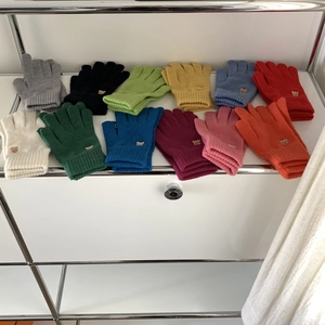 Winter knitted touchscreen gloves with bear embroidery in assorted candy colors