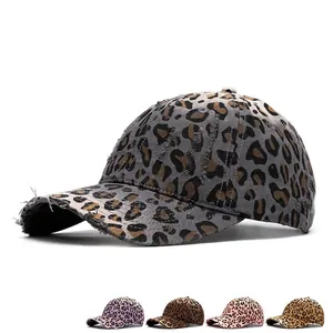 Retro-Baseballkappe mit Leopardenmuster, Distressed-Details und verschiedenen Farben