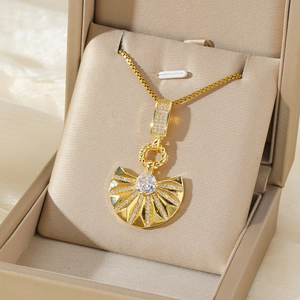 Gold Stainless Steel Fan Shaped Pendant Necklace For Women Micro Pave Rhinestone Box Chain Hip Hop Fashion Jewelry