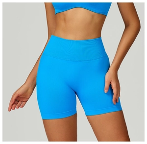 Dettaglio degli shorts da yoga senza cuciture a vita alta blu con fascia a coste