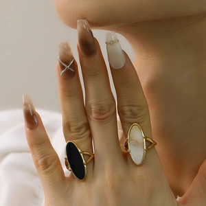 Oval Ring Titanium Steel 18K Gold Plated Natural Mother Of Artificial Pearl Black Onyx Retro Fashion Jewelry Women