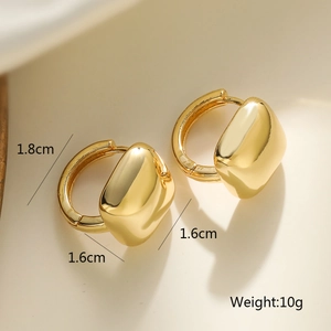 Close-up of gold geometric square hoop earrings with 1.8cm size and 10g weight details