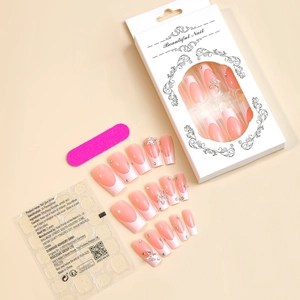 Vue détaillée du kit de 24 faux ongles avec strass et charmes de papillons
