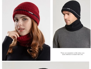Set berretto in maglia e scaldacollo invernale rosso e nero con fodera termica