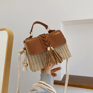 Women Straw Woven Shoulder Bag PU Leather Patchwork Tassels Beach Crossbody Handbag With Rope Strap Bohemian Style
