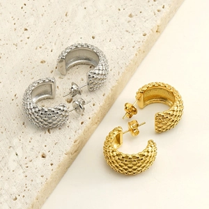 Boucles d'oreilles créoles C en acier inoxydable 18K avec motif de grille géométrique
