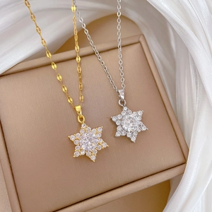 Snowflake Pendant Necklace Titanium Steel Copper Cubic Zirconia Elegant Hexagon Star Jewelry For Women Clavicle Chain