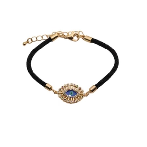 Dettaglio del bracciale occhio greco regolabile con cordino nero e zirconi colorati