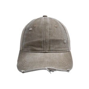 Gorra trucker vintage con malla transpirable y detalles desgastados para deporte y sol