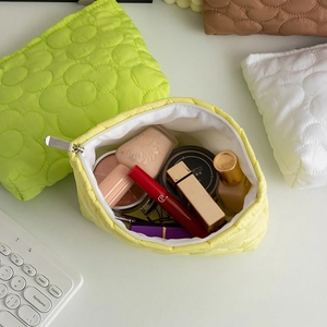 Borse da toilette trapuntate a fiori in vari colori con ampia capacità per il trucco