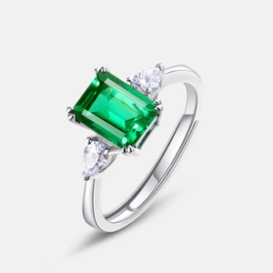 Princess cut emerald green stone ring with pear shaped side gems in S925 sterling silver