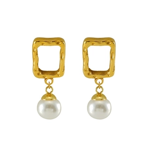Square hammered gold stainless steel drop earrings with elegant white round pearls