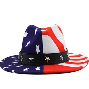 Détail du chapeau de cowboy drapeau américain avec rivets étoiles sur ruban noir