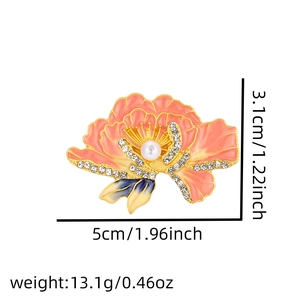 Detail view of pearl flower brooch showing 3.1x5cm size and 13.1g weight specs