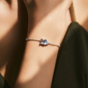 Elegant S925 sterling silver bracelet with emerald and pear cut zircon stones for women