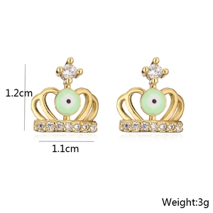 Detail of 18K gold crown earrings with green eye motif and zircon stones, 1.2cm size