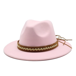 Klassischer rosa Filzhut mit stilvollem Flechtband für Damen und Herren Mode