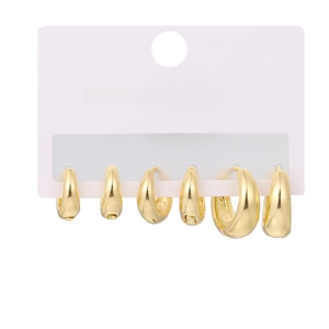 Set di tre paia di orecchini a cerchio dorati spessi graduati con finitura lucida 18K
