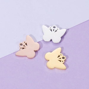 Tres colgantes de mariposa creativos de acero inoxidable pulido en plata, oro y oro rosa