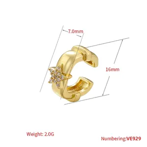 Manchette d'oreille en U dorée avec étoiles en zircone et dimensions 16mm par 7mm