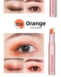 Dettaglio dell'ombretto stick sfumato bicolore 05 Arancio con effetto shimmer lucido