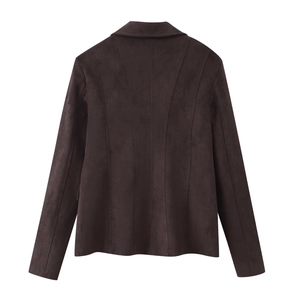 Veste en daim marron foncé pour femme avec coupe ajustée et col à revers vue de dos