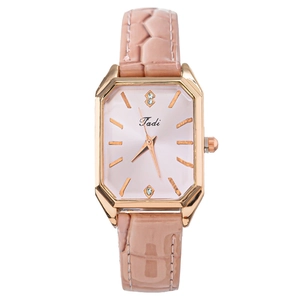 Fashionable women's square quartz watch with rose gold case and pink faux leather strap