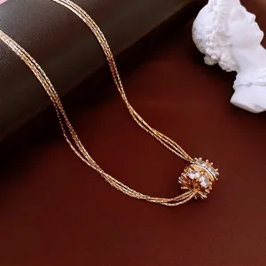 Gelaagde vergulde ketting met een schitterende cilindrische zirkonia hanger