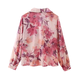 Camicia da donna in chiffon a maniche lunghe con stampa floreale rosa, vista posteriore