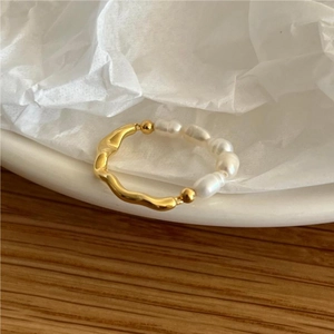 Elegant 925 silver irregular gold wave ring with baroque pearls for a minimalist look