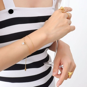 Bracelet Double Couche En Acier Titane Plaqué Or 18K Pendentif Zircon Rond Chaîne Réglable Bijoux Minimalistes Pour Femmes