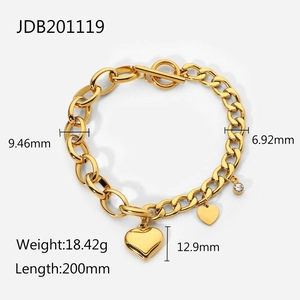 Bracciale a catena cubana placcato oro 18K con ciondolo a cuore e zircone, chiusura OT