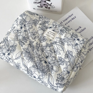Quilted Cotton Floral Print Makeup Bag Portable Travel Toiletry Case Skincare Storage Pouch Soft Zipper Organizer