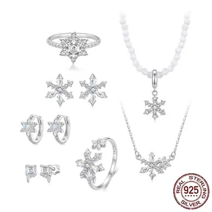 S925 Sterling Silber Schneeflocken-Schmuckset mit Kette, Ring und Ohrringen