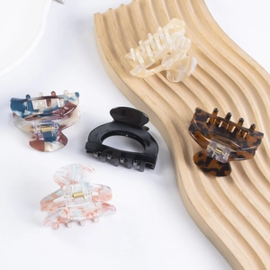 Lot de 5 pinces à cheveux 5 cm en PVC aux motifs marbrés et écaille de tortue