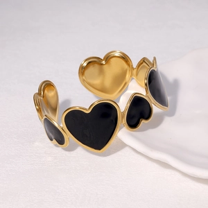 Bracelet jonc ouvert en acier inoxydable doré 18K avec cœurs en émail noir pour femmes
