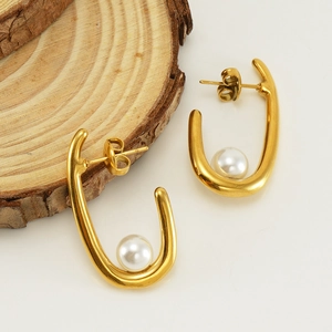Elegant 18K gold-plated stainless steel U-shaped earrings featuring white pearl accents
