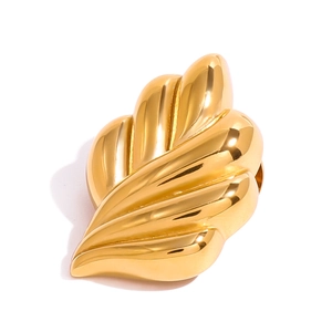 Elegante spilla a foglia d'oro in acciaio inossidabile lucido con design astratto