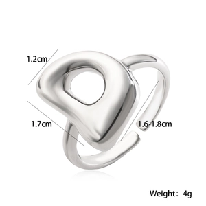 Detailed view of silver open ring with dimensions 1.2x1.7cm and weight of 4 grams